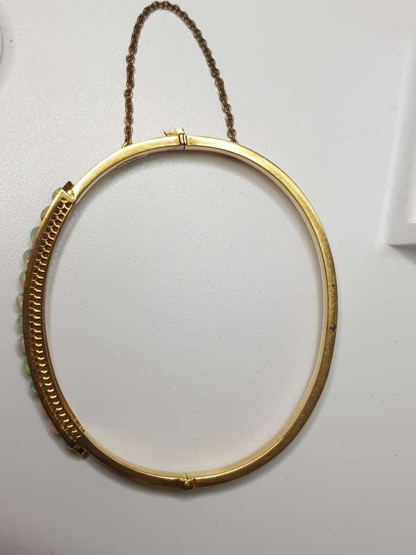 Late Victorian 15k Gold Opal Bangle - Circa 1890