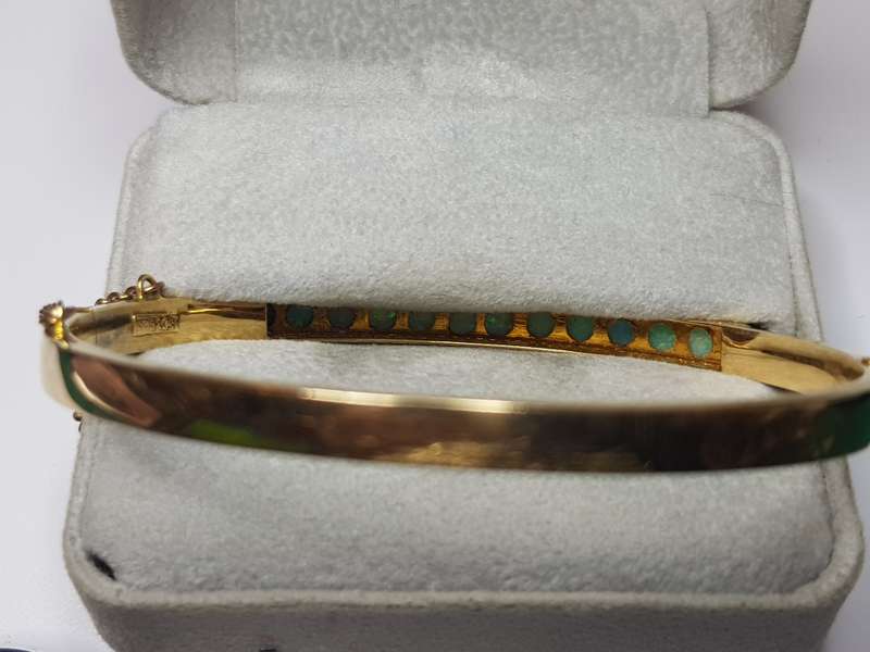 Late Victorian 15k Gold Opal Bangle - Circa 1890