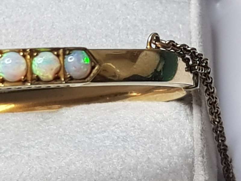 Late Victorian 15k Gold Opal Bangle - Circa 1890