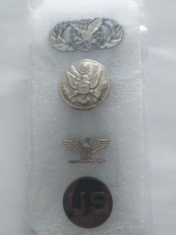 American pin badges