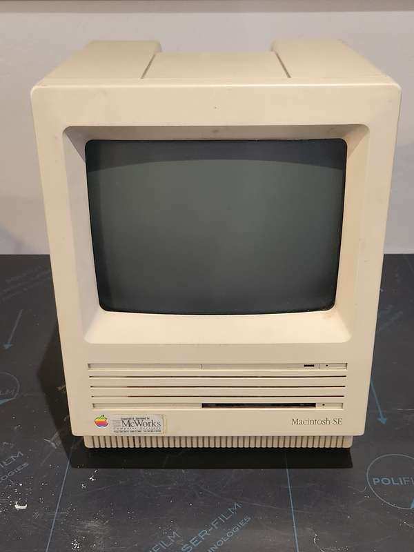 Apple Macintosh SE