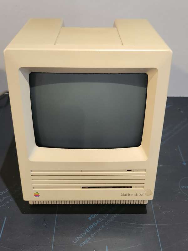 Apple Macintosh SE