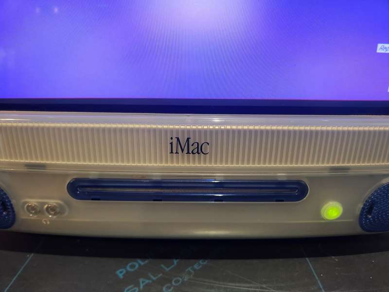 Apple iMac Blue - Vintage