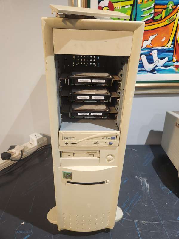 Pentium 2 - Full Tower case
