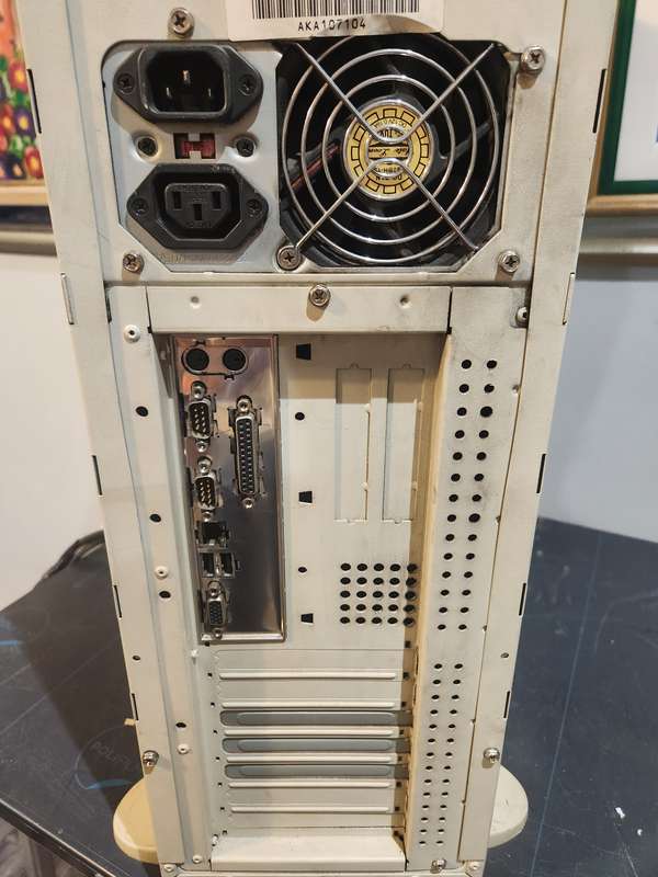 Pentium 2 - Full Tower case