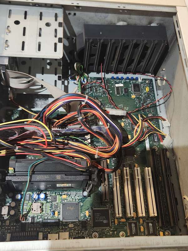 Pentium 2 - Full Tower case