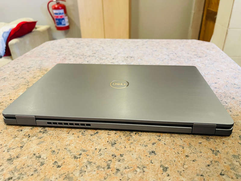 Dell Latitude 7410 14-inch QuadCore i7 10th Gen 16GB RAM 256GB SSD Windows 11 Pro Office 2021