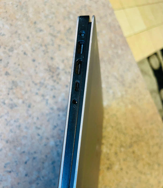 Dell Precision 5520 Workstation 15.6-inch Xeon Processor Quadro GPU 16GB RAM 256GB SSD Windows 11