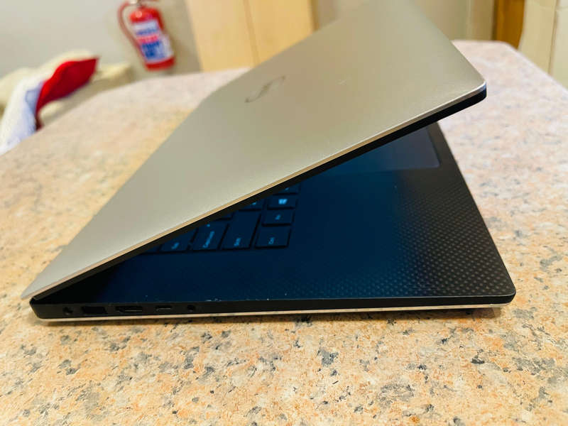 Dell Precision 5520 Workstation 15.6-inch Xeon Processor Quadro GPU 16GB RAM 256GB SSD Windows 11