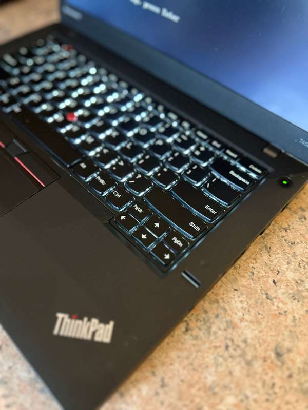 Lenovo Thinkpad T450 - Intel Core i5 - 16GB RAM - 512GB SSD Windows 11 Office 2021
