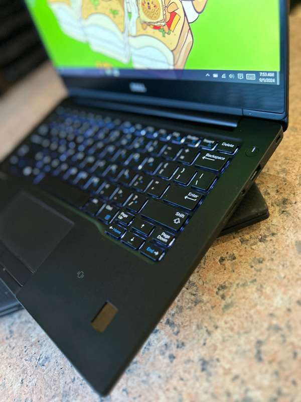 Dell 7370 Ultrabook Laptop - QHD 3K Touch Screen - Intel Core M7 - 16GB RAM - 128GB SSD Win 11