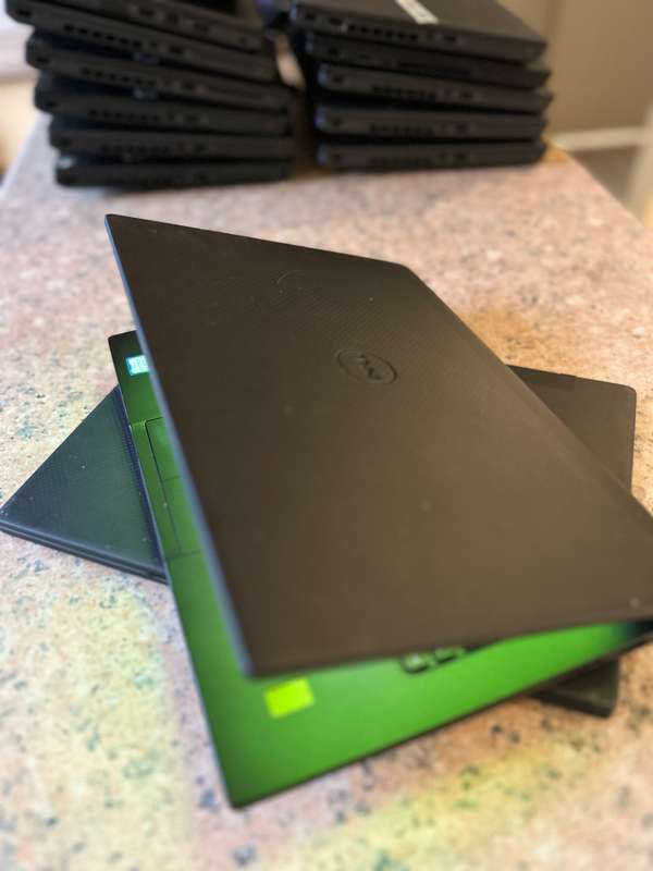 Dell 7370 Ultrabook Laptop - QHD 3K Touch Screen - Intel Core M7 - 16GB RAM - 128GB SSD Win 11