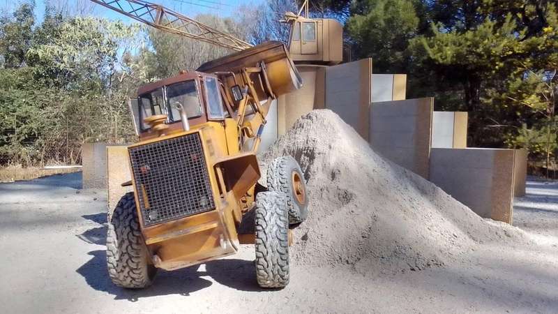 1/24 scale CASE W18 front end loader