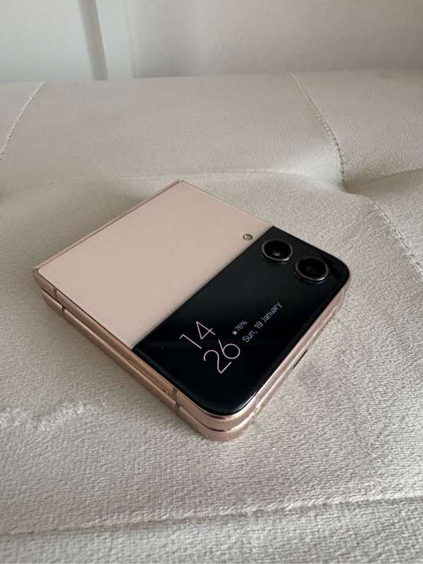 Samsung Galaxy Z Flip 4 256GB Smartphone - rose gold