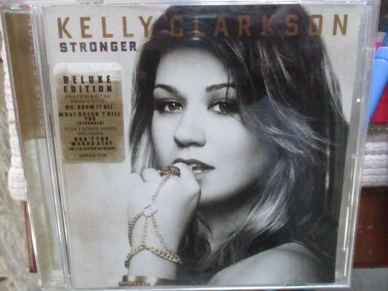 kelly clarkson deluxe edition