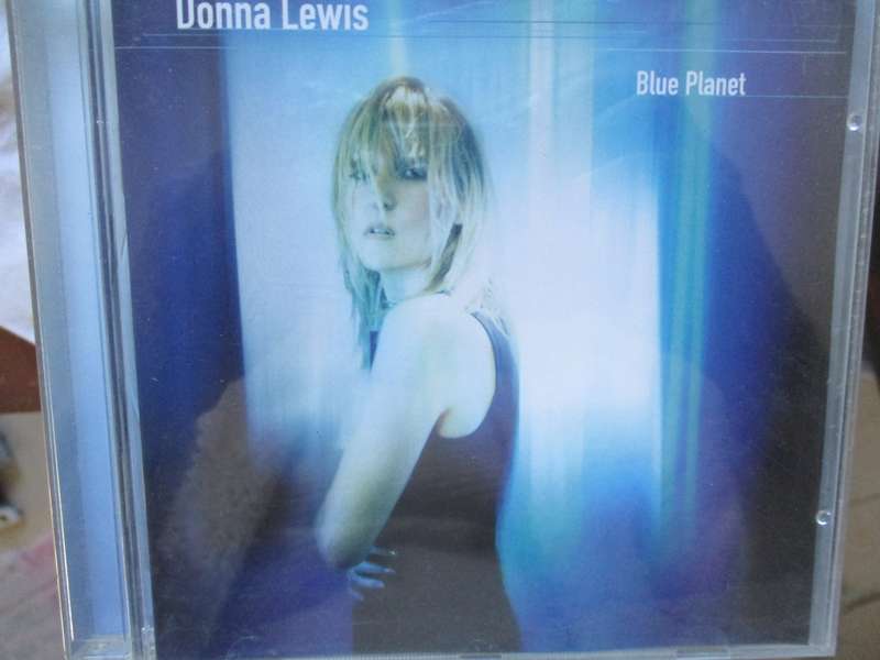 donna lewis