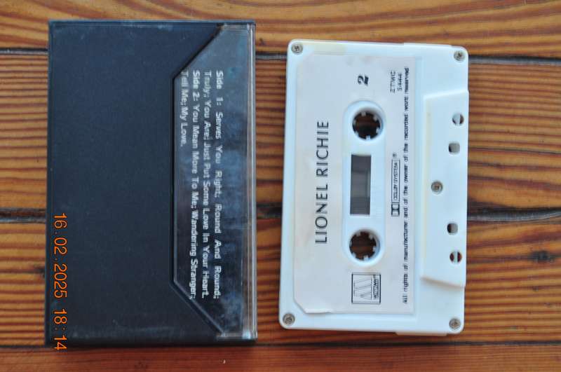 Lionel Richie - Lionel Richie (Cassette)
