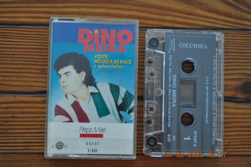 Dino Meira - Voltei, Melodia De Maio E Outros Exitos (Cassette)