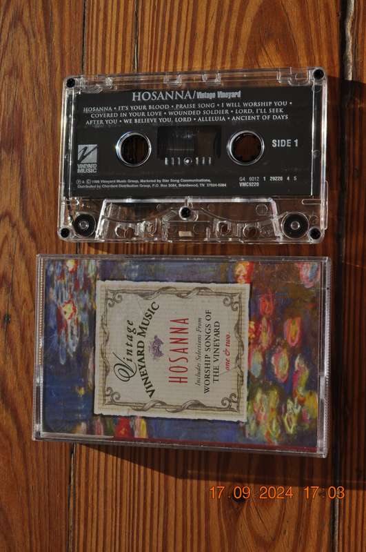 Hosanna - Vintage Vineyard Music (Cassette)