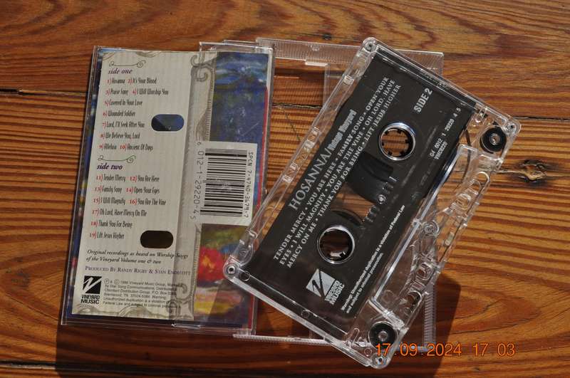 Hosanna - Vintage Vineyard Music (Cassette)