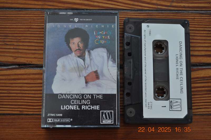 Lionel Richie - Dancing On The Ceiling (Cassette)
