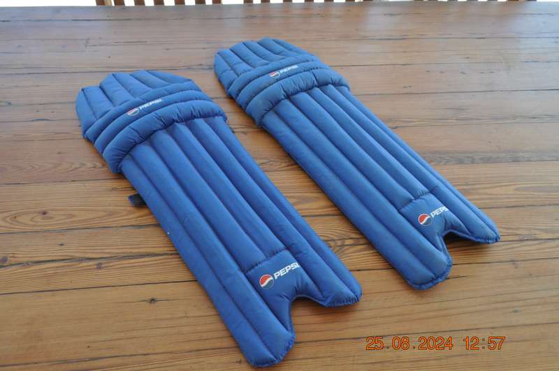 Pepsi Cricket Pads Size Medium