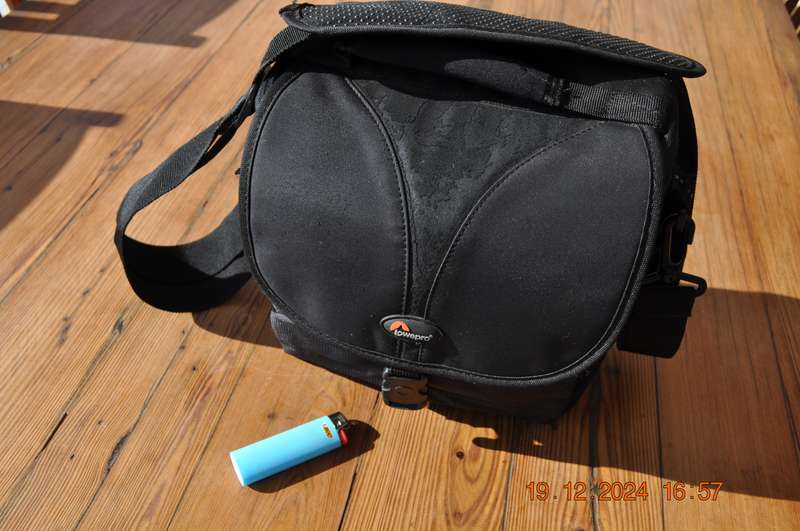 Lowepro Rezo 170 AW Camera Bag