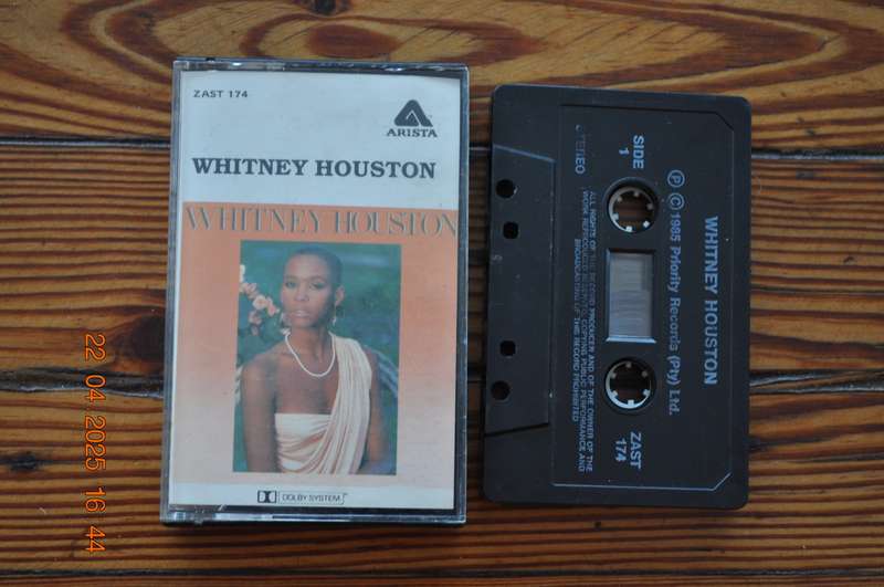 Whitney Houston - Whitney Houston (Cassette)