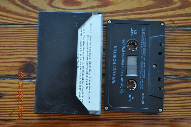 Whitney Houston - Whitney Houston (Cassette)