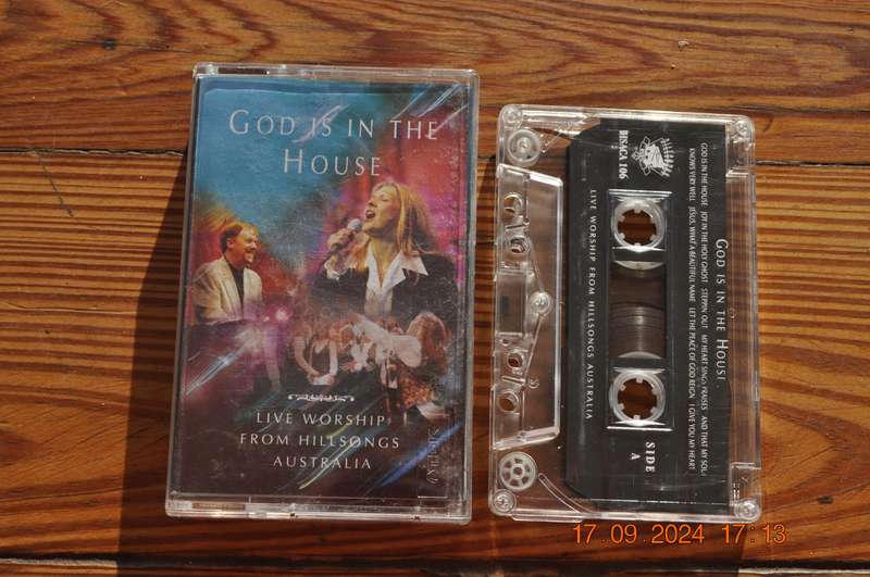 God Is In The House - Live Worship From Hillsongs Australia (Cassette)