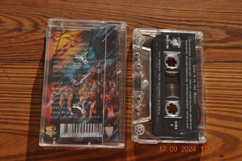 God Is In The House - Live Worship From Hillsongs Australia (Cassette)