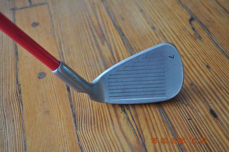 Ping Moxie Black Dot Junior 7 Iron Golf Club Left Hand