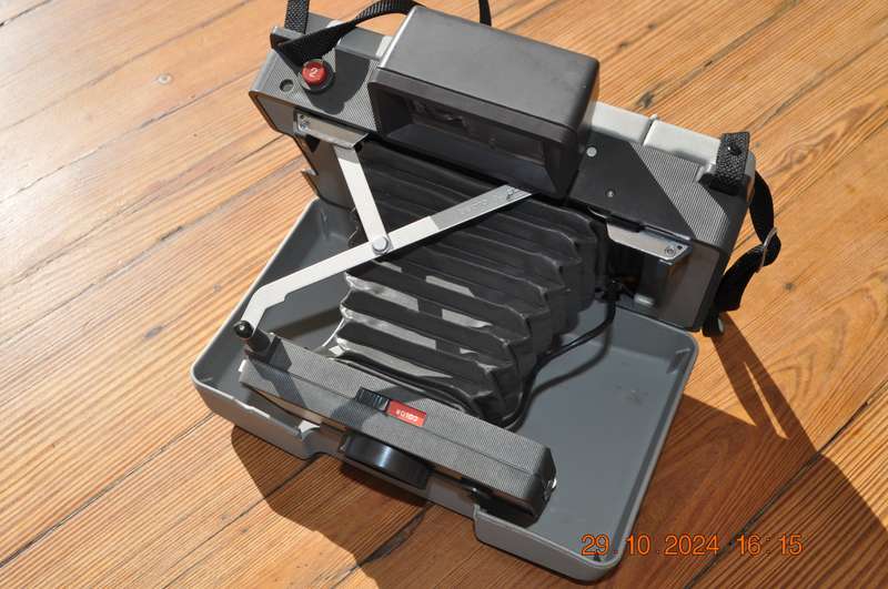 Vintage Polaroid 104 Folding Land Camera