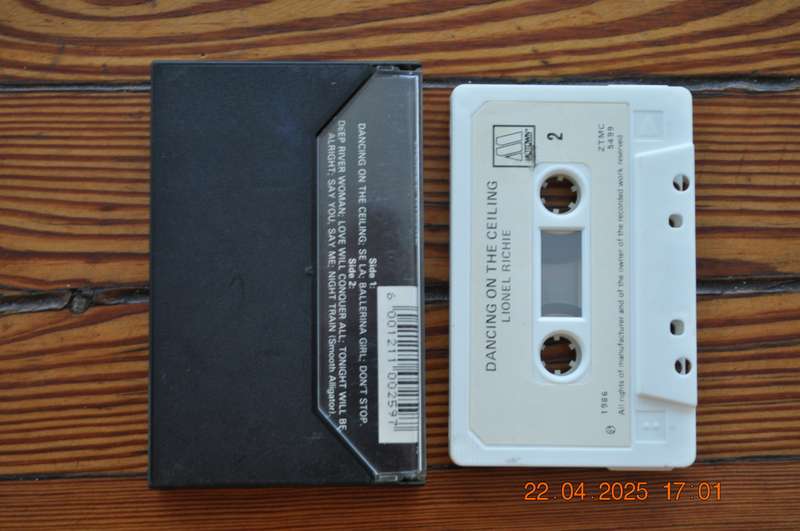 Lionel Richie - Dancing On The Ceiling (Cassette)