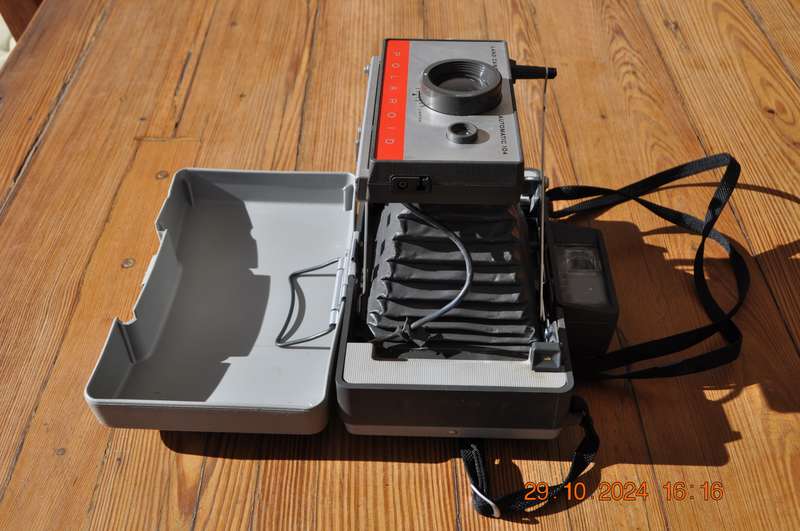 Vintage Polaroid 104 Folding Land Camera