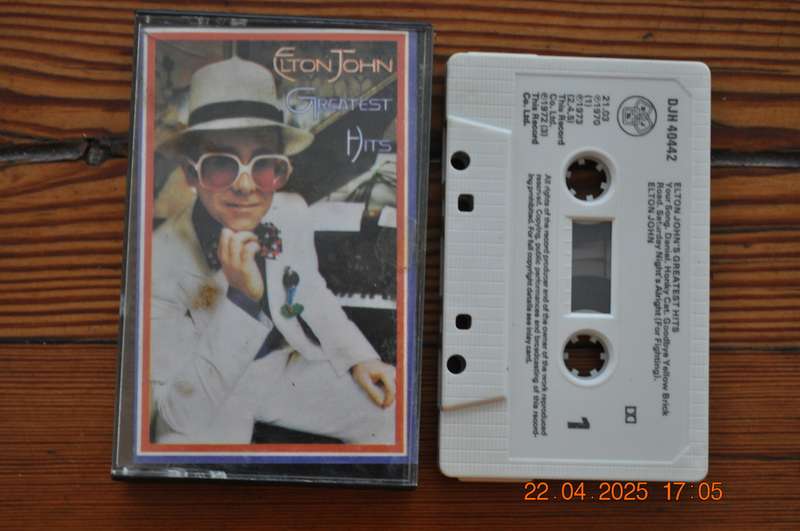 Elton John - Greatest Hits (Cassette)