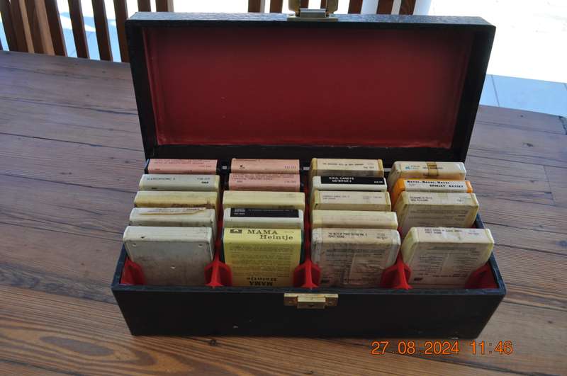 Vintage 8 Track Cartridges Tapes X 19 In Carry Case