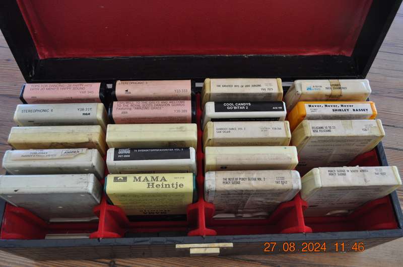 Vintage 8 Track Cartridges Tapes X 19 In Carry Case