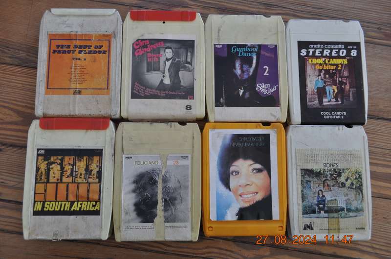 Vintage 8 Track Cartridges Tapes X 19 In Carry Case
