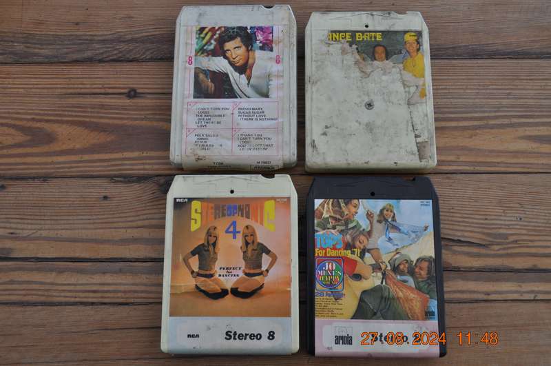 Vintage 8 Track Cartridges Tapes X 19 In Carry Case