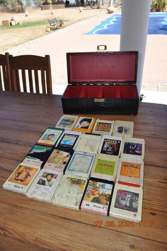 Vintage 8 Track Cartridges Tapes X 19 In Carry Case
