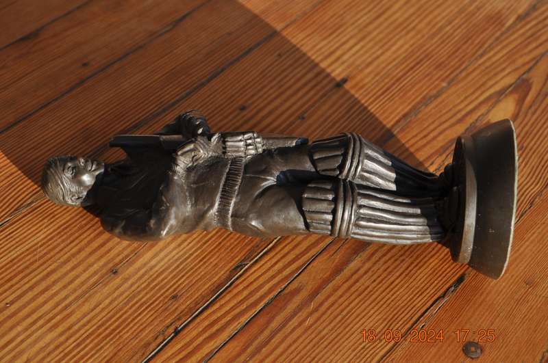 Cricket Batsman Figurine (unknown)