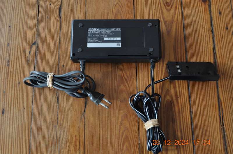 Old Type Sony AC-V35 Camcorder Adapter Charger