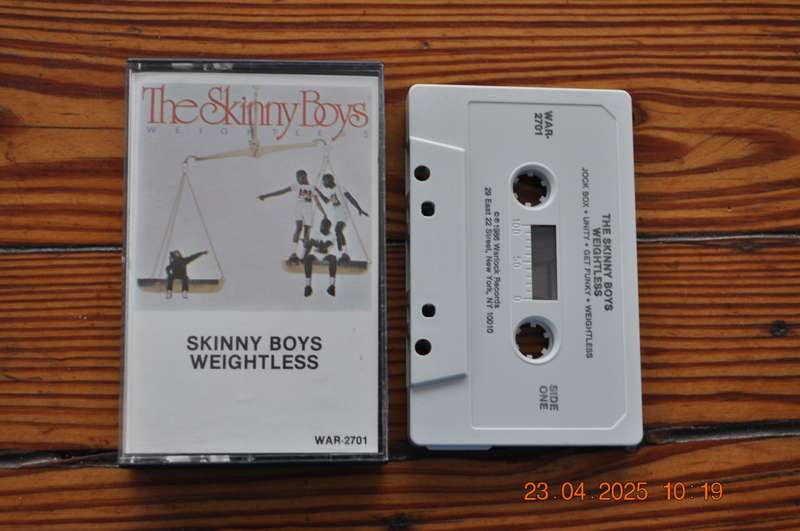 Skinny Boys - Weightless (Cassette)