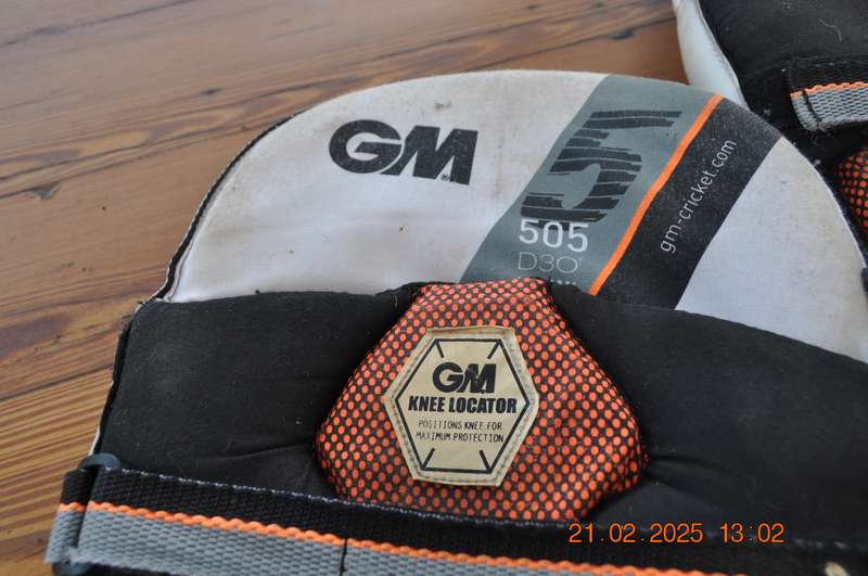 Cricket Bat and Pads For Youth 12-14 Years
