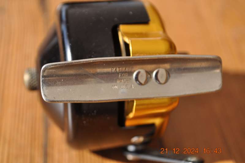 Vintage Dart Spin-Cast No 905 Reel (in box)