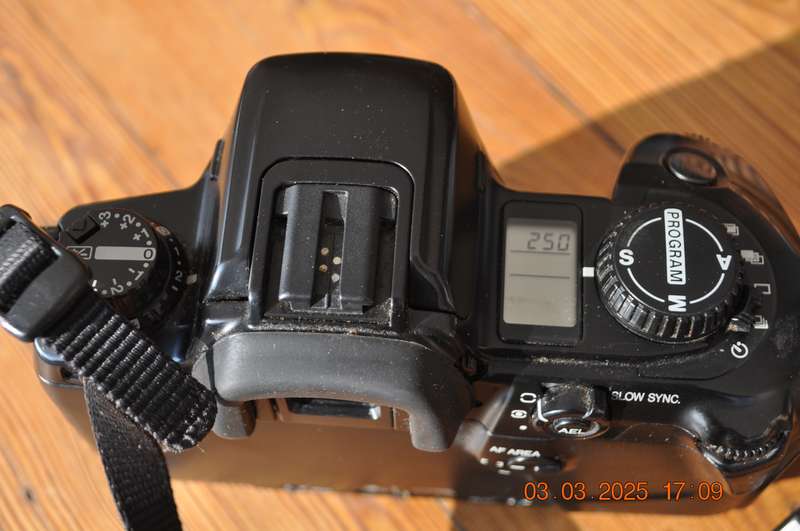 Minolta Dynax 600i Classic 35mm Film Camera (body only)