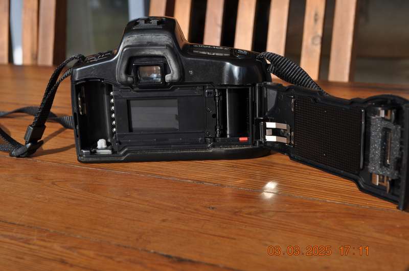 Minolta Dynax 300i 35mm Film Camera (body only)