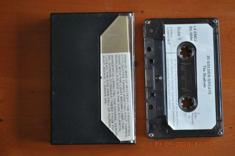 The Shadows - 20 Golden Greats (Cassette)