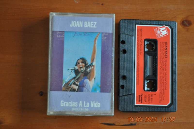 Joan Baez - Gracias A La Vida : Here's To Life (Cassette)